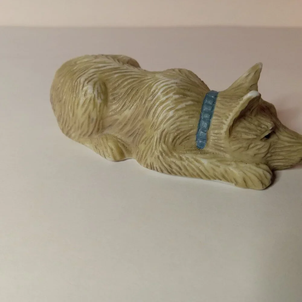 Vintage 1992 House of Lloyd Porcelain Dog 3.5 in. Long